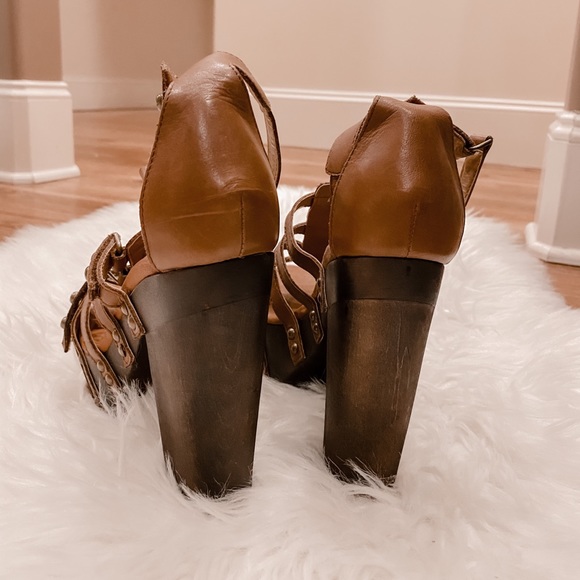 Studded Platform Clog Heel 7.5 - Picture 7 of 10